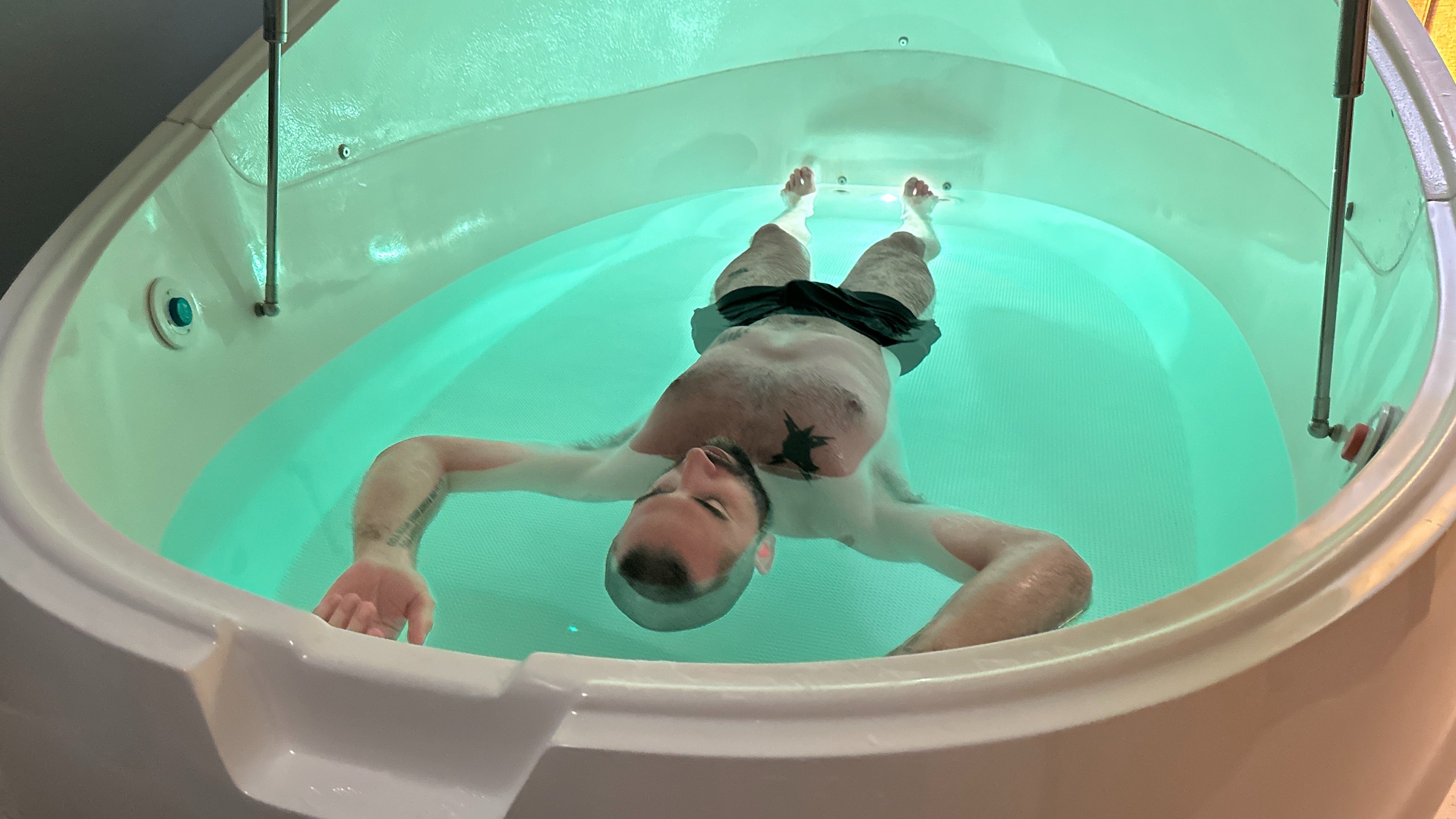 V2 Float Pod